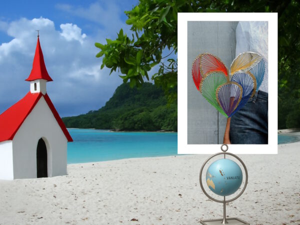 Grußkarte, Fadendesign, 100 Jahre Weltgebetstag der Frauen, Vanuatu, Meer, Strand, Südpazifik, weiße Kirche mit rotem Dach, Erdkugel, Kartenhalter,