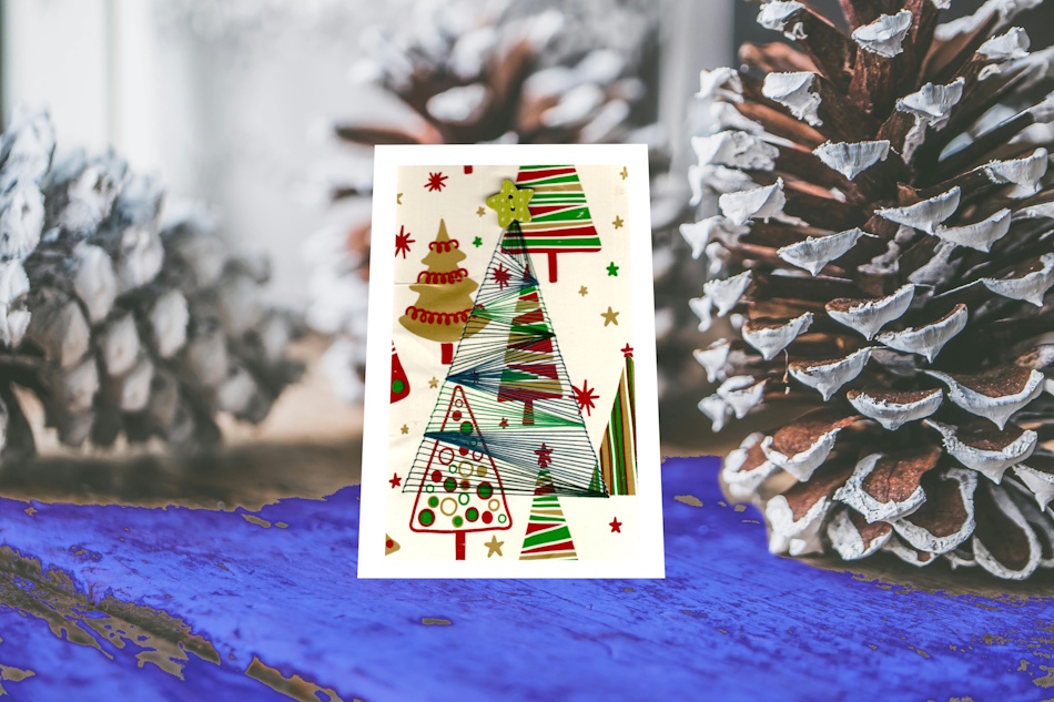 Grußkarte, Fadendesign, Tannenzapfen, blau, Tisch, Vorweihnachtszeit, Advent,