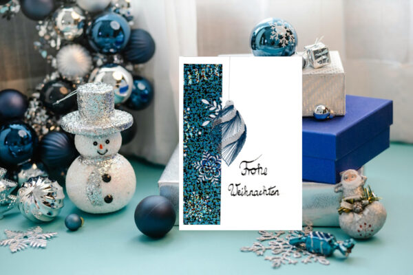 Grußkarte, Fadendesign, Schneemann, dekorierter Tisch, Weihnachten, Weihnachtskugel, Geschenke,