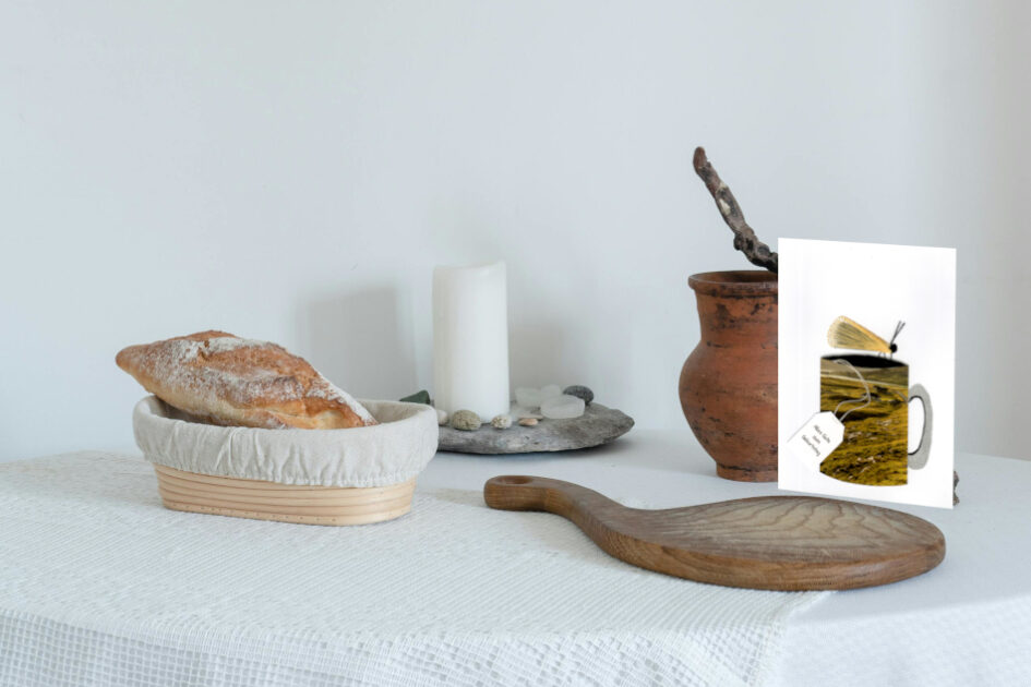 Grußkarte, Fadendesign, heller Raum, Kerze, Brot, Brett, Tongefäß