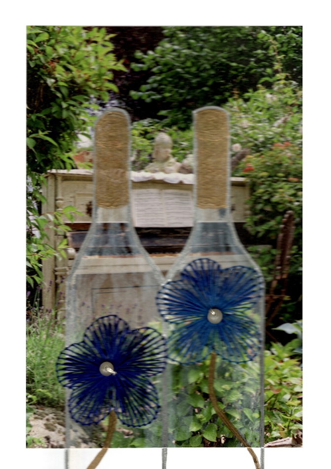 Designerkarte, Designer Karte, Grafik, Kunst, Fadenbild, Fadengrafik, kunstvoll, exklusive Faltkarte, Faltkarte, Grußkarte, Fadentechnik, moderne Kunst, Design, Blaue Blumen, Klavier,