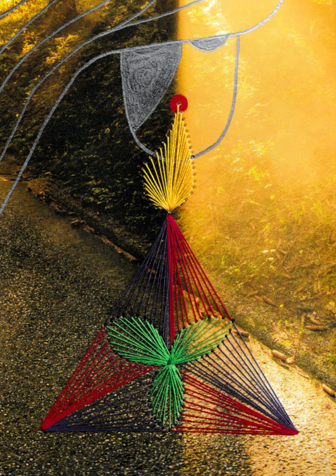 Designerkarte, Designer Karte, Grafik, Kunst, Fadenbild, Fadengrafik, kunstvoll, exklusive Faltkarte, Faltkarte, Grußkarte, Fadentechnik, moderne Kunst, Design, Dreieck, Kleeblatt, Kerze, Kopf, Kerze,